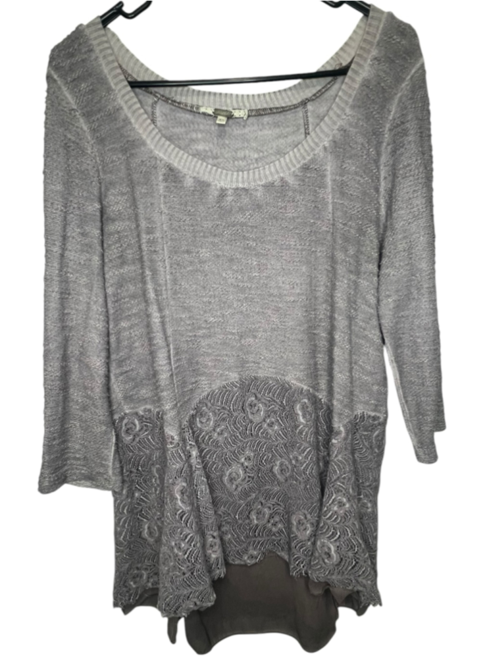 Gimmicks By BKE Grey Lace Boho High Low Tunic 3/4 Sleeve Top With Layered Hem